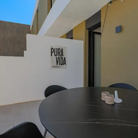 Casa Pura Vida 14 *